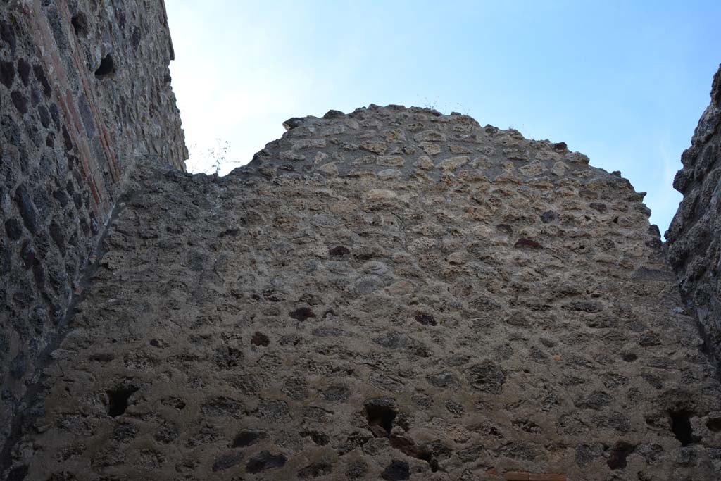 IX.5.2 Pompeii. May 2017. Room �o�, upper north wall.
Foto Christian Beck, ERC Grant 681269 D�COR.
