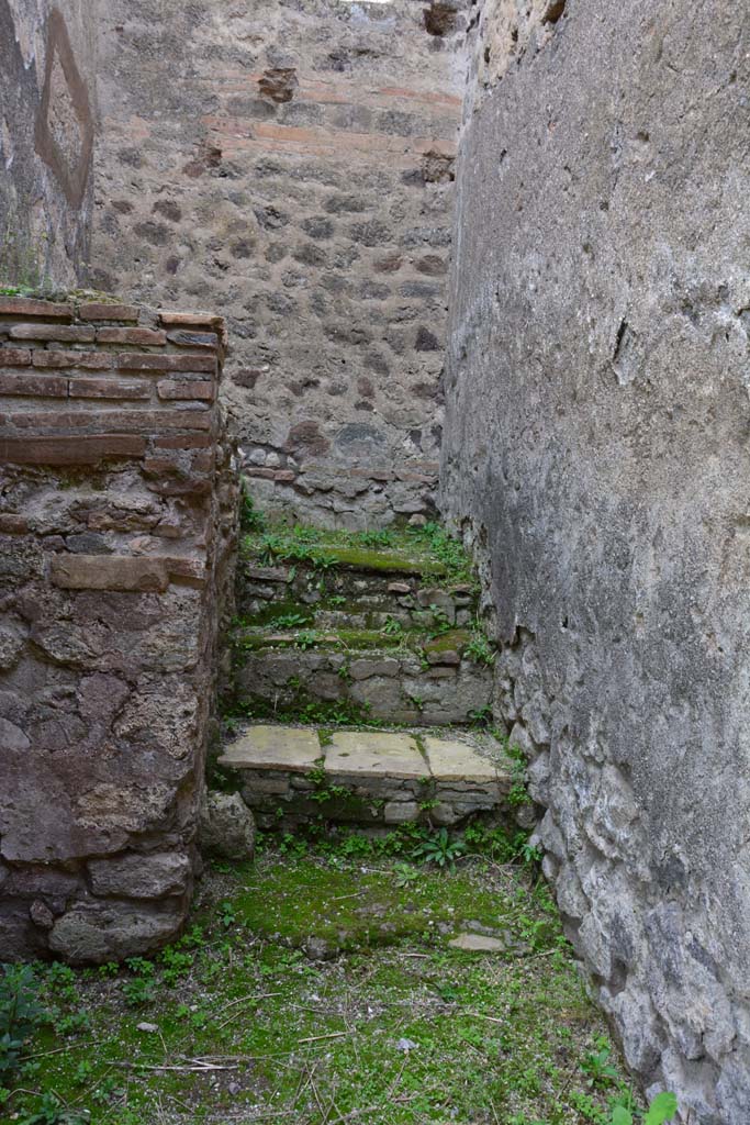 IX.5.2 Pompeii. March 2017. Room �z�, stairs to upper floor.
Foto Christian Beck, ERC Grant 681269 D�COR.
