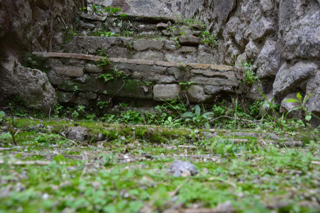 IX.5.2 Pompeii. March 2017. Room �z�, looking west at base of stairs.
Foto Christian Beck, ERC Grant 681269 D�COR.

