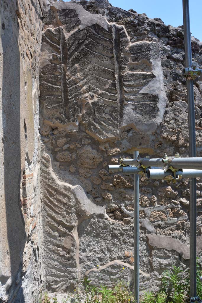 IX.5.2 Pompeii. May 2017. Peristyle �p�, east wall in north-east corner.
Foto Christian Beck, ERC Grant 681269 D�COR.

