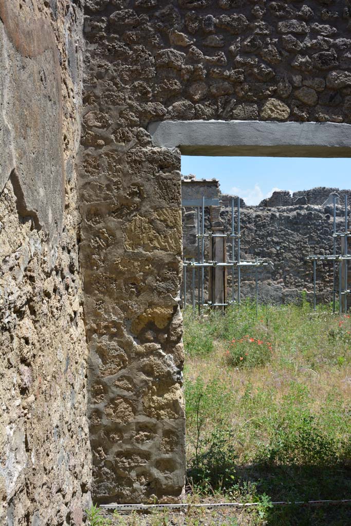 IX.5.2 Pompeii. May 2017. Room �q�, looking towards east wall in north-east corner.
Foto Christian Beck, ERC Grant 681269 D�COR.
