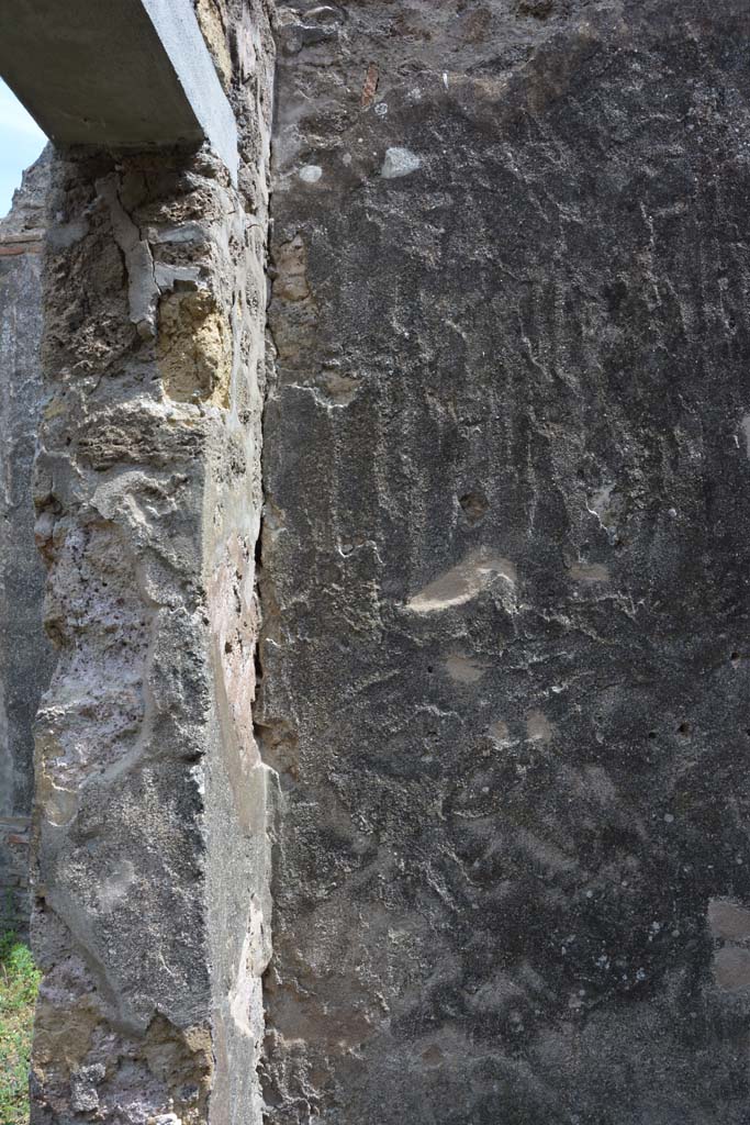 IX.5.2 Pompeii. May 2017. Room �r�, south wall in south-east corner.
Foto Christian Beck, ERC Grant 681269 D�COR.
