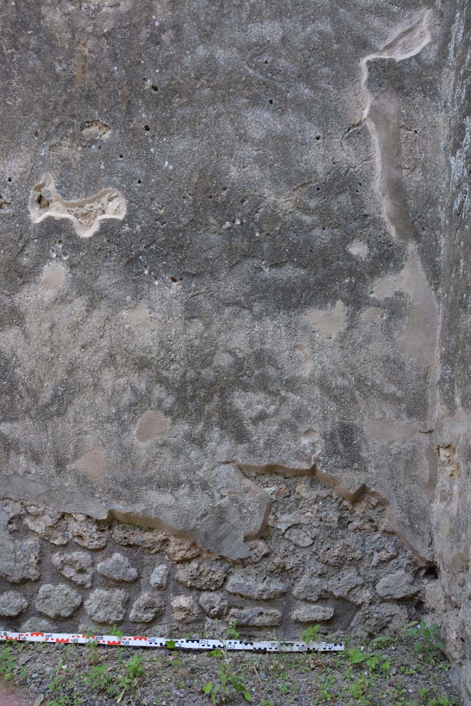 IX.5.2 Pompeii. May 2017. Room �r�, south wall in south-west corner. 
Foto Christian Beck, ERC Grant 681269 D�COR.
