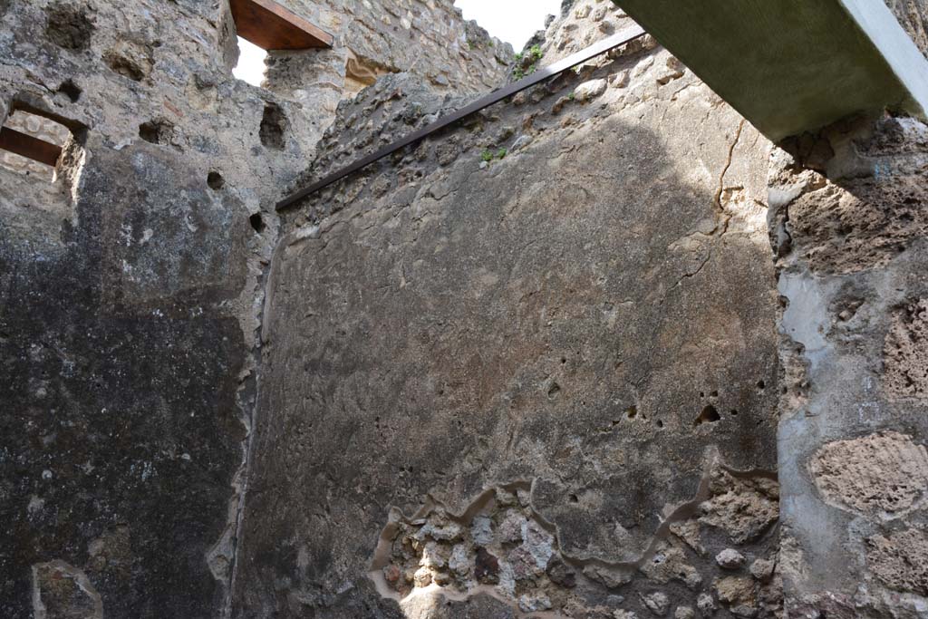 IX.5.2 Pompeii. March 2017. Room �r�, looking towards north wall.
Foto Christian Beck, ERC Grant 681269 D�COR.

