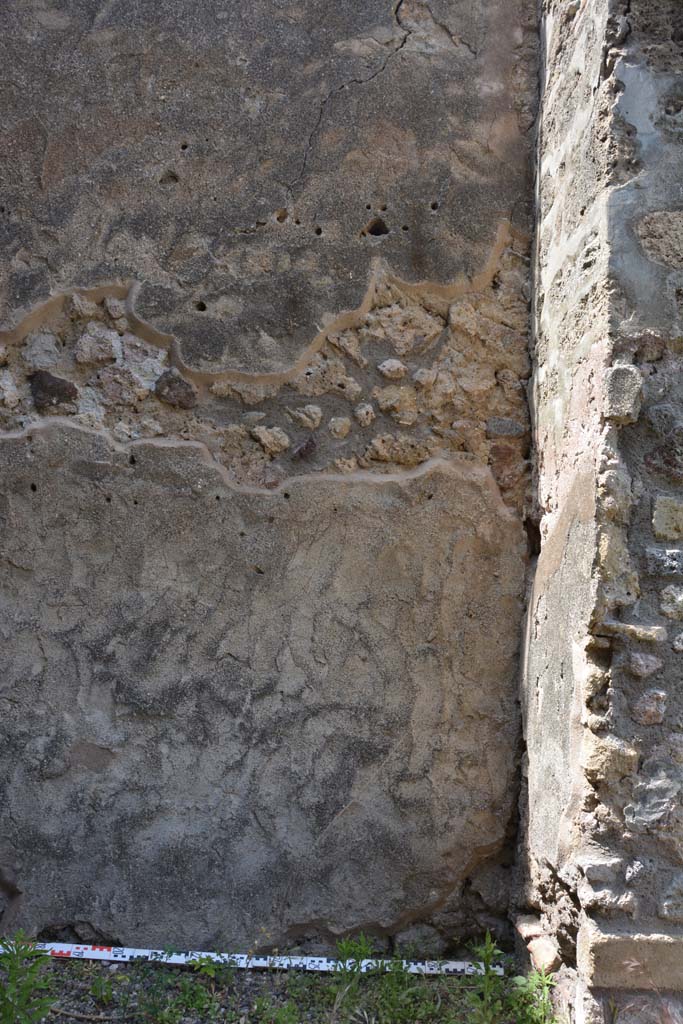 IX.5.2 Pompeii. May 2017. Room �r�, looking towards lower north wall in north-east corner.
Foto Christian Beck, ERC Grant 681269 D�COR.
