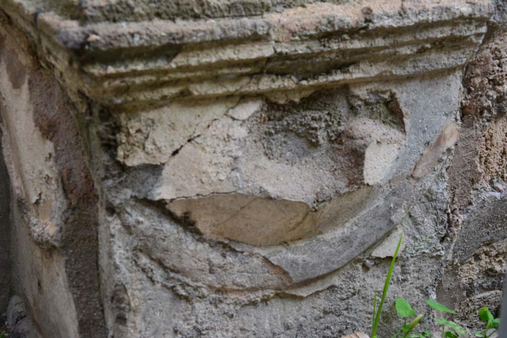 IX.5.2 Pompeii. March 2017. Room �w�, looking east towards west side of altar.
Foto Christian Beck, ERC Grant 681269 D�COR.



