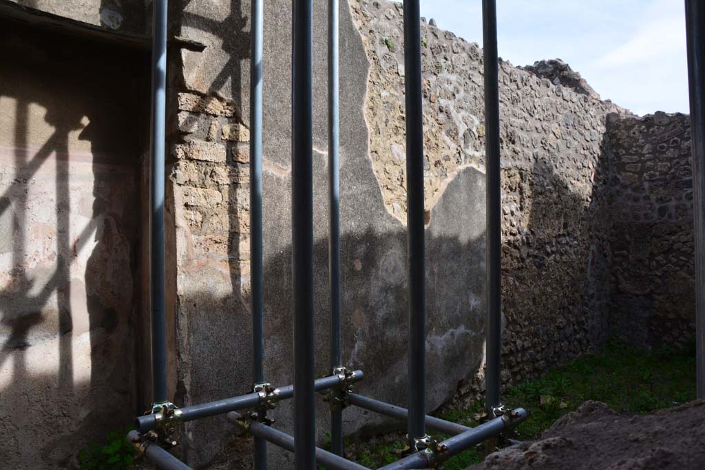 IX.5.2 Pompeii. March 2017. Room �s� and �t�, looking towards east wall.
Foto Christian Beck, ERC Grant 681269 D�COR.
