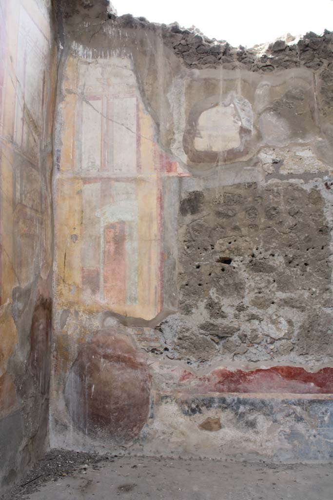IX.5.2 Pompeii. May 2019. Room �u�, north wall at west end.
Foto Christian Beck, ERC Grant 681269 D�COR.
