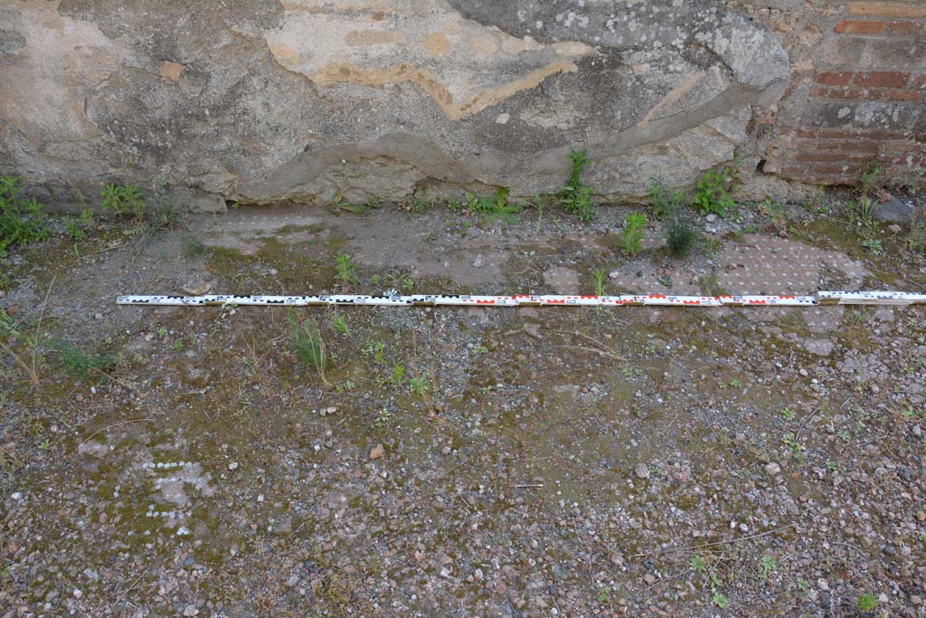 IX.5.2 Pompeii. May 2017. Room �k�, looking across flooring towards west side of tablinum.
Foto Christian Beck, ERC Grant 681269 D�COR.
