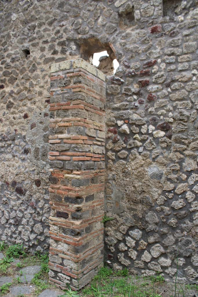 IX.5.4 Pompeii. March 2019. Room c, north-east corner.
Foto Christian Beck, ERC Grant 681269 D�COR.
