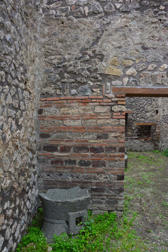 IX.5.4 Pompeii. March 2017. Room c, south wall in south-east corner.
Foto Christian Beck, ERC Grant 681269 D�COR.

