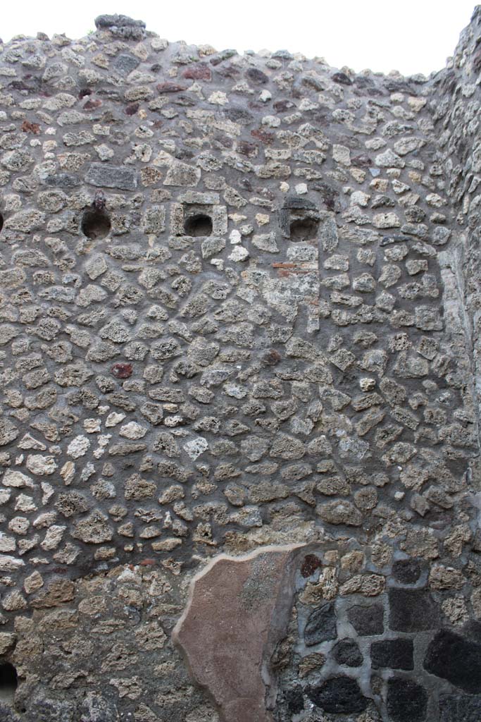 IX.5.4 Pompeii. March 2019. Room d, upper east wall in south-east corner
Foto Christian Beck, ERC Grant 681269 D�COR.
