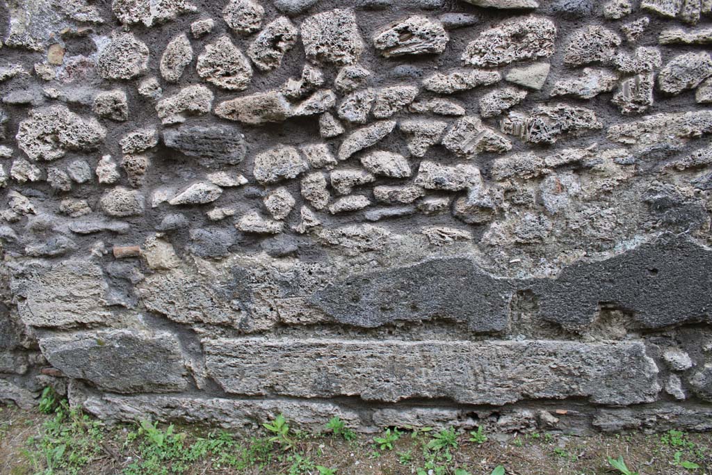 IX.5.4 Pompeii. March 2019. Room e, east wall at north end.
Foto Christian Beck, ERC Grant 681269 D�COR.
