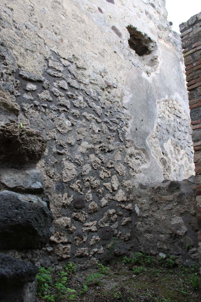 IX.5.4 Pompeii. March 2019. Room e, upper west wall in north-west corner.
Foto Christian Beck, ERC Grant 681269 D�COR.
