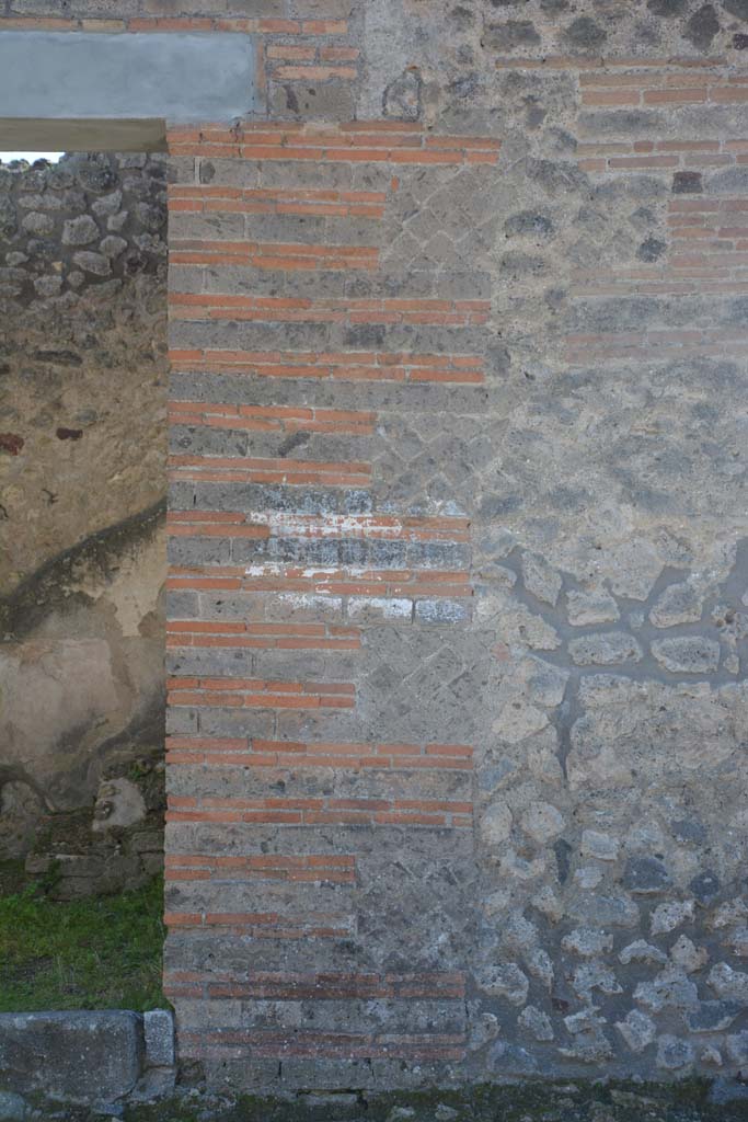 IX.5.5, Pompeii. March 2017. Pilaster on west side of entrance doorway.
Foto Christian Beck, ERC Grant 681269 DÉCOR.