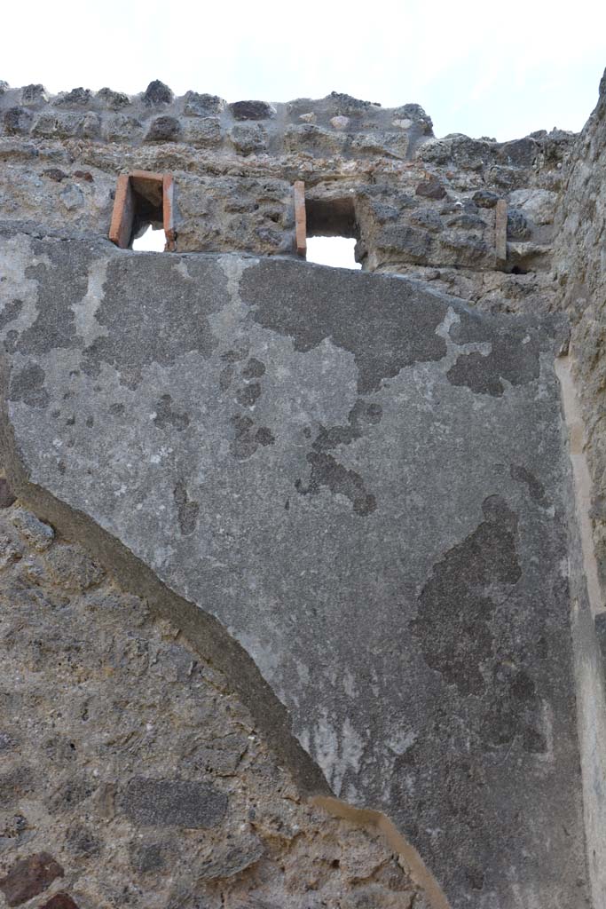 IX.5.5 Pompeii. May 2017. Upper east wall in south-east corner.
Foto Christian Beck, ERC Grant 681269 DÉCOR.