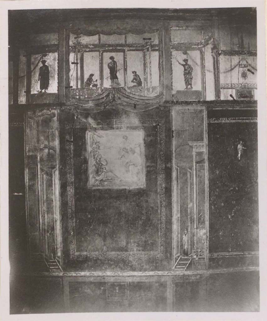 IX.5.6 Pompeii. Pre-1942. Room 10, detail from west wall of tablinum.
(However, Warscher described it as the �east� wall.)
See Warscher, T. 1942. Catalogo illustrato degli affreschi del Museo Nazionale di Napoli. Sala LXXX. Vol.2. Rome, Swedish Institute.
DAIR 32.1698. Photo � Deutsches Arch�ologisches Institut, Abteilung Rom, Arkiv. 
