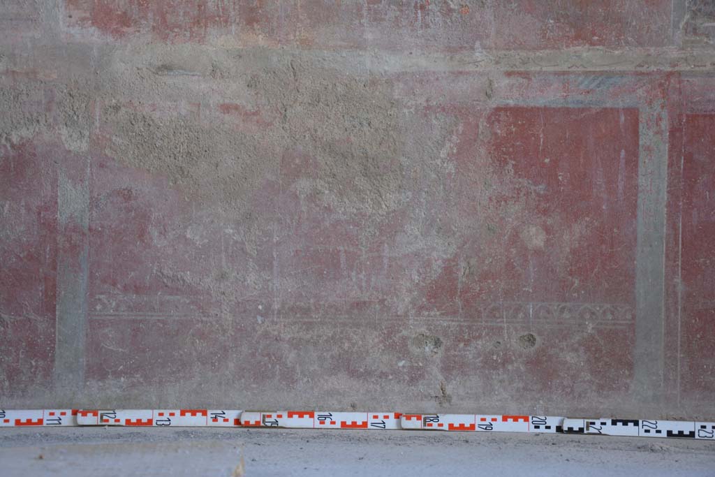 IX.5.6 Pompeii. May 2017. Room i, zoccolo in centre of west wall. 
Foto Christian Beck, ERC Grant 681269 D�COR.


