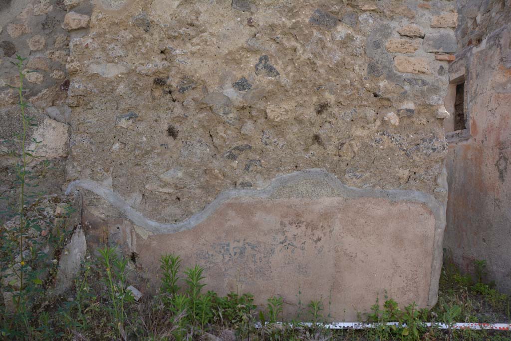 IX.5.6 Pompeii. May 2017. Room n, west side, lower wall on south side of doorway to room s.
Foto Christian Beck, ERC Grant 681269 D�COR.
