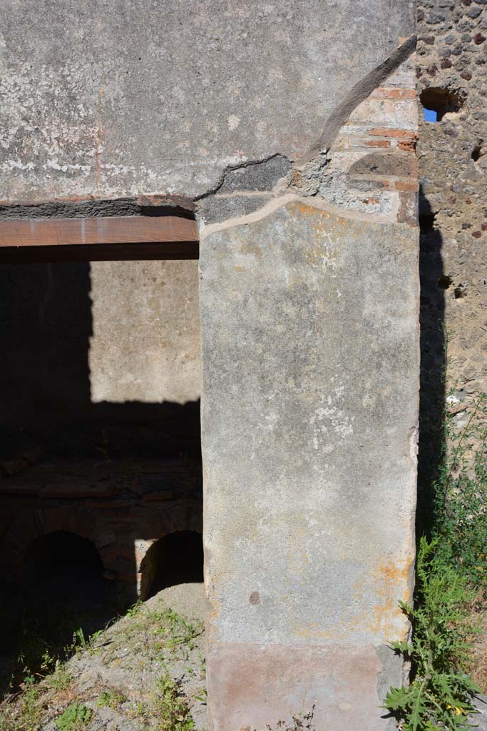 IX.5.6 Pompeii. May 2017. Room n, east side, wall on south side of doorway to room p. 
Foto Christian Beck, ERC Grant 681269 D�COR.
