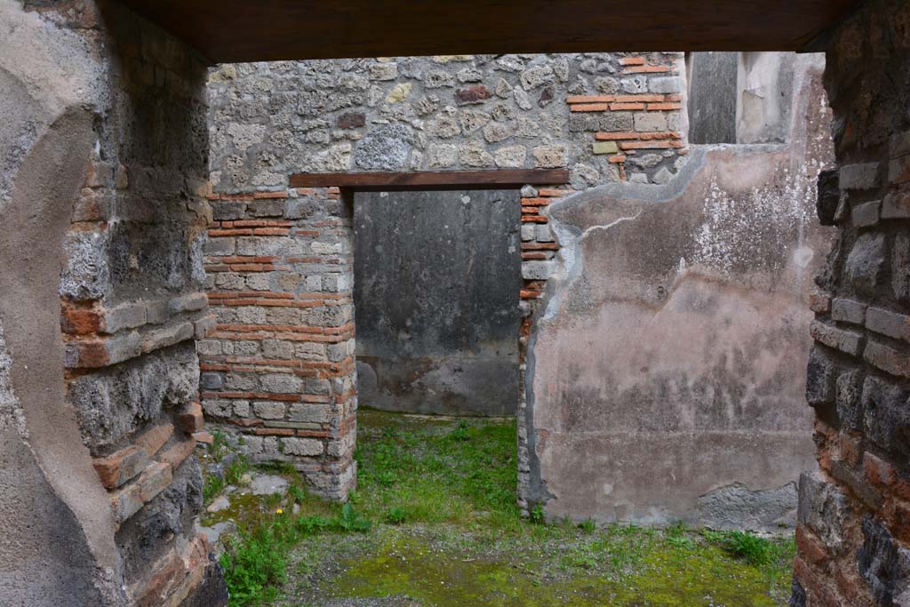 IX.5.6 Pompeii. March 2017. Room o, looking east towards doorway from across room n.  
Foto Christian Beck, ERC Grant 681269 D�COR.
