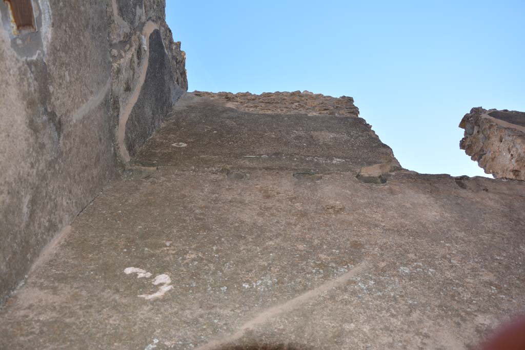 IX.5.6 Pompeii. May 2017. Room p, upper south-west corner and west wall, with upper doorway. 
Foto Christian Beck, ERC Grant 681269 D�COR.


