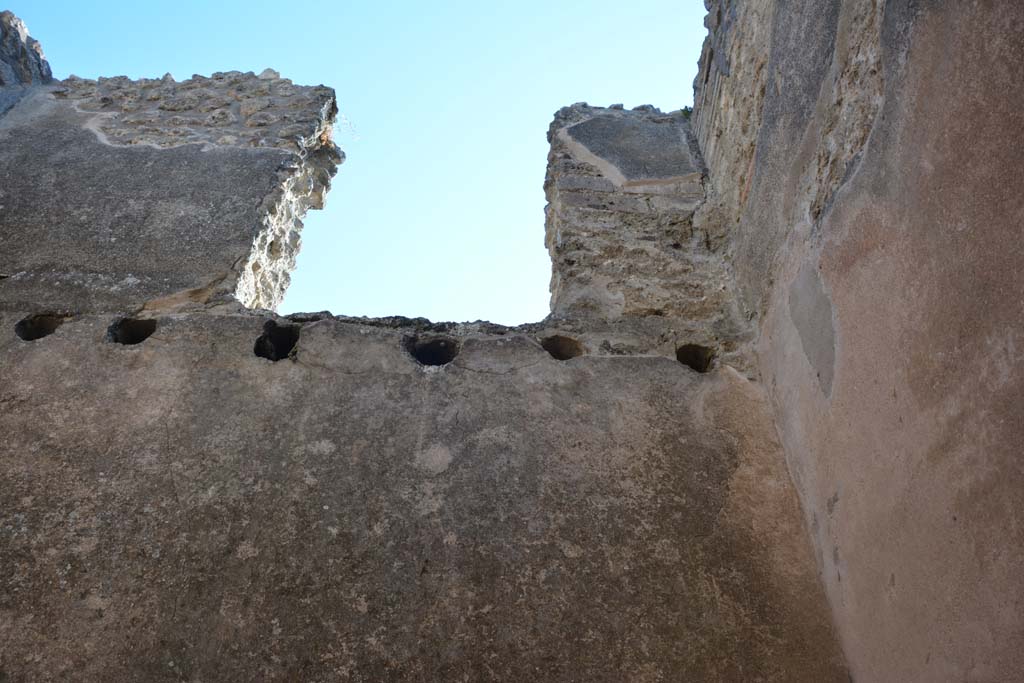 IX.5.6 Pompeii. May 2017. Room p, upper west wall.
Foto Christian Beck, ERC Grant 681269 D�COR.
