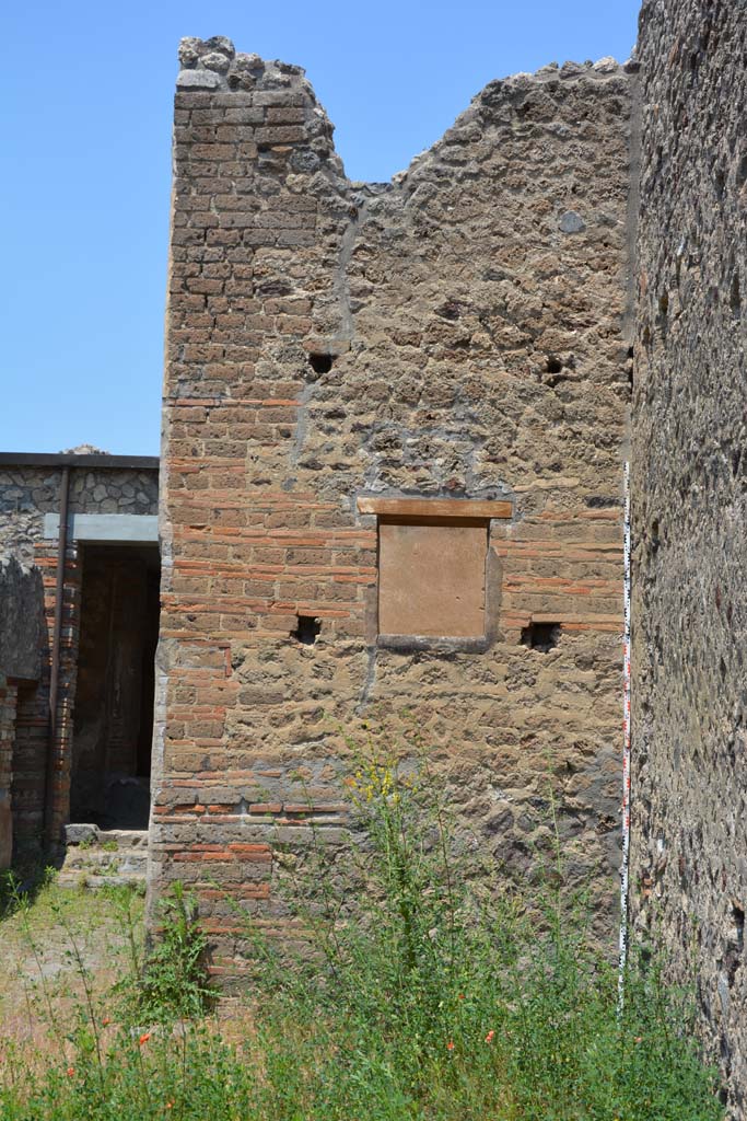 IX.5.6 Pompeii. May 2017. Room u, looking north to exterior south wall of kitchen, room p.
Foto Christian Beck, ERC Grant 681269 D�COR.
