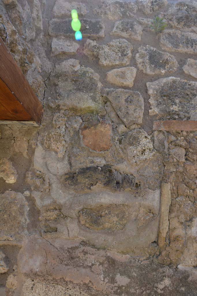 IX.5.6 Pompeii. May 2017. Room t, upper south wall in south-east corner.
Foto Christian Beck, ERC Grant 681269 D�COR.
