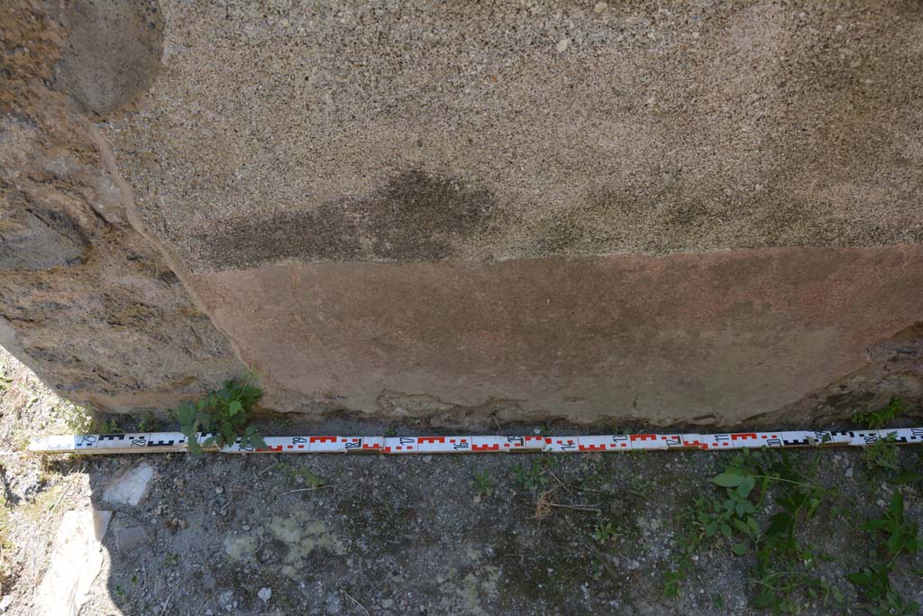 IX.5.6 Pompeii. May 2017. Room t, lower south wall at east end.
Foto Christian Beck, ERC Grant 681269 D�COR.
