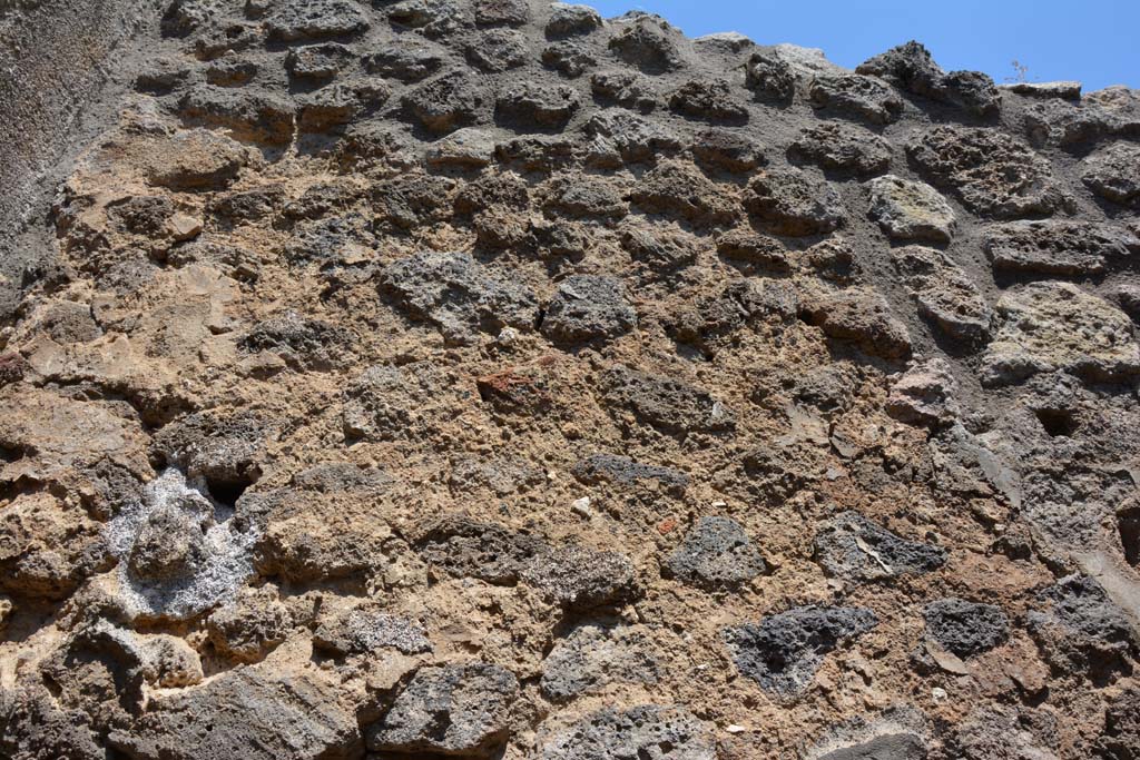 IX.5.6 Pompeii. May 2017. Room t, upper north wall at west end. 
Foto Christian Beck, ERC Grant 681269 D�COR.
