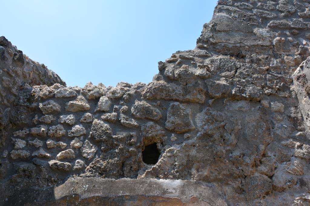 IX.5.6 Pompeii. May 2017. Room s, upper west wall.
Foto Christian Beck, ERC Grant 681269 D�COR.
