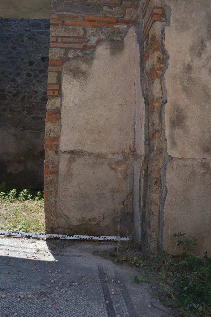 IX.5.6 Pompeii. May 2017. 
Room a, looking west towards north-west corner with doorway to room b, on left, and entrance corridor, on right. 
Foto Christian Beck, ERC Grant 681269 D�COR.


