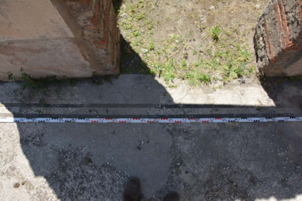 IX.5.6 Pompeii. May 2017. Room a, looking west into lower doorway of room b.
Foto Christian Beck, ERC Grant 681269 D�COR.
