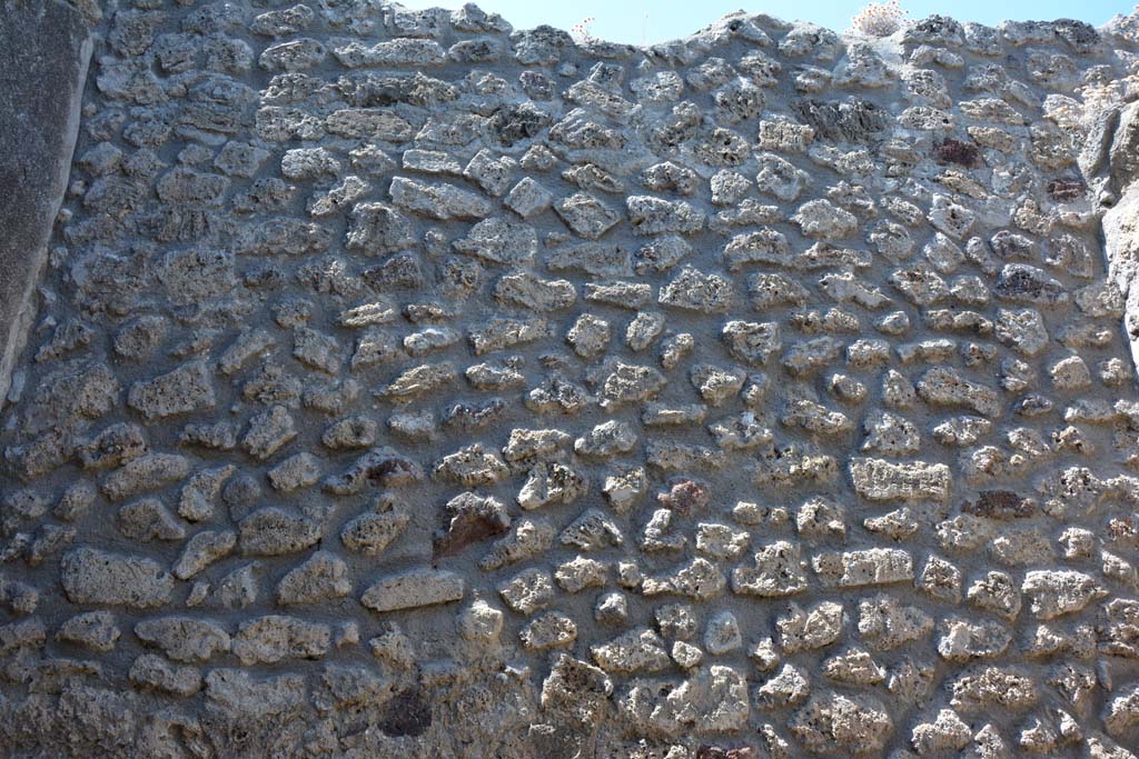 IX.5.6 Pompeii. May 2017. Room b, upper north wall.
Foto Christian Beck, ERC Grant 681269 D�COR.
