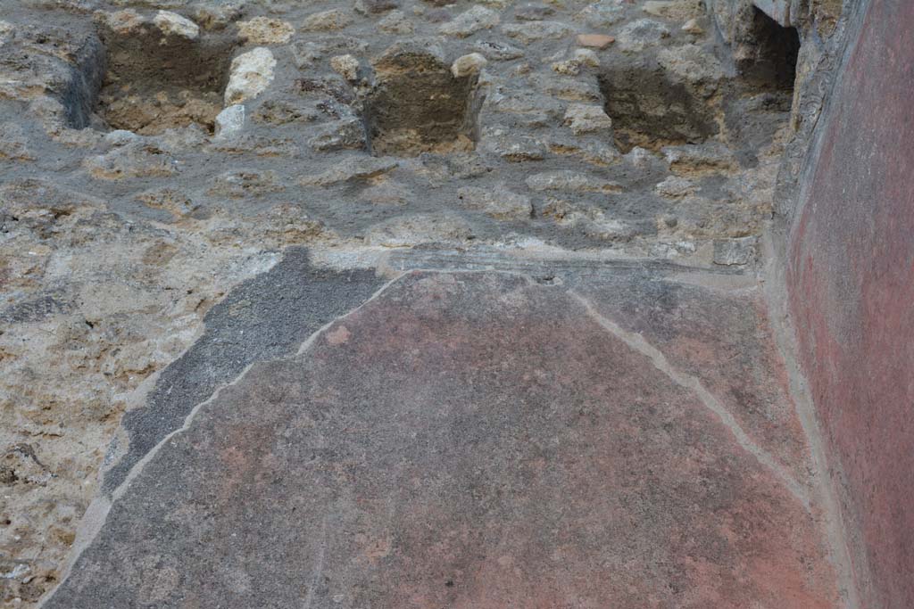 IX.5.6 Pompeii. May 2017. 
West ala d, upper west wall at north end, remains of stucco decoration below holes for support beams for an upper floor.
Foto Christian Beck, ERC Grant 681269 D�COR.
