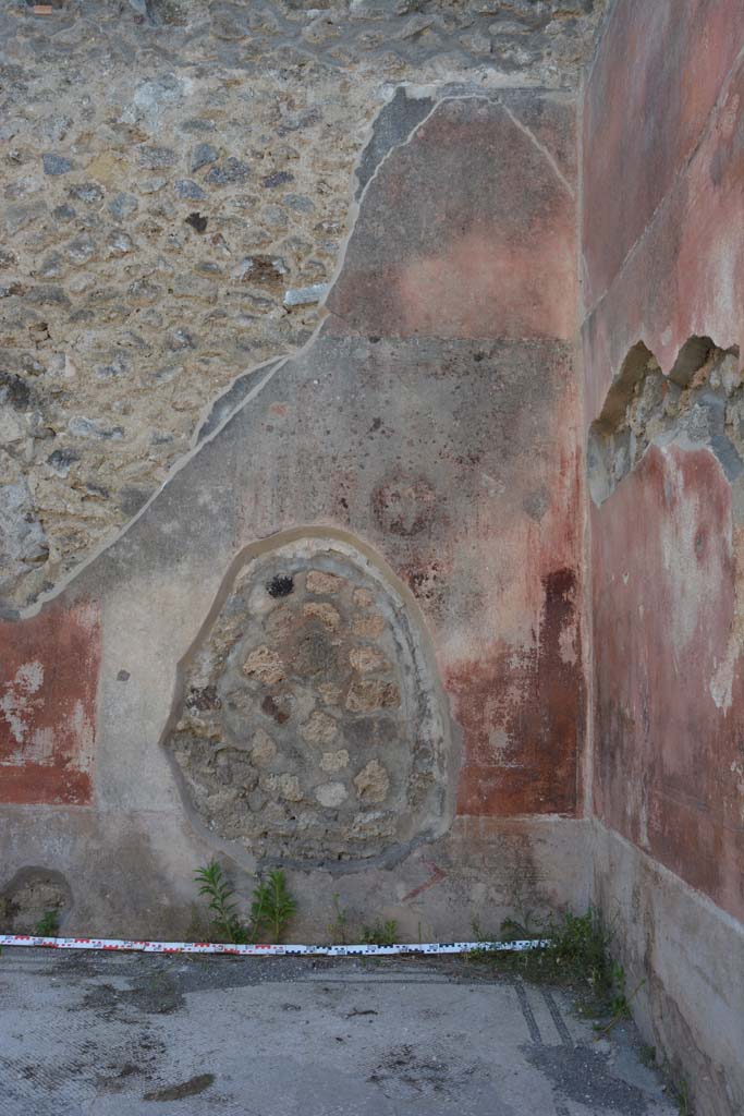 IX.5.6 Pompeii. May 2017. West ala d, west wall at north end.
Foto Christian Beck, ERC Grant 681269 D�COR.
