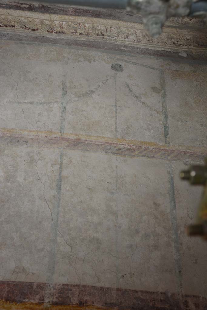 IX.5.6 Pompeii. May 2017. Room h, detail of painted decoration and stucco cornice. 
Foto Christian Beck, ERC Grant 681269 D�COR.
