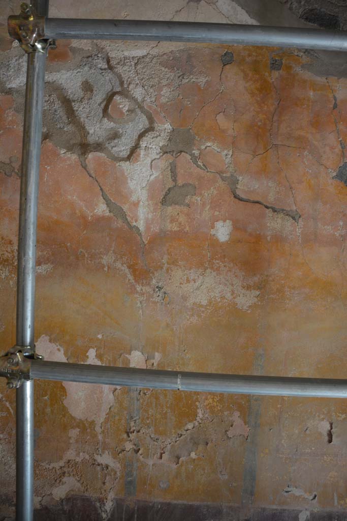 IX.5.6 Pompeii. May 2017. Room h, centre of north wall. 
Foto Christian Beck, ERC Grant 681269 D�COR.
According to Sogliano -On the north wall was a painting of Silenus and a Bacchante.
See Sogliano, A., 1879. Le pitture murali campane scoverte negli anni 1867-79. Napoli: Giannini. (p.42, no.180).
