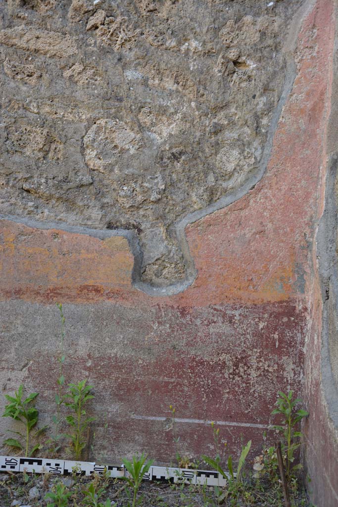 IX.5.6 Pompeii. May 2017. Room f, lower west wall in north-west corner. 
Foto Christian Beck, ERC Grant 681269 D�COR.
