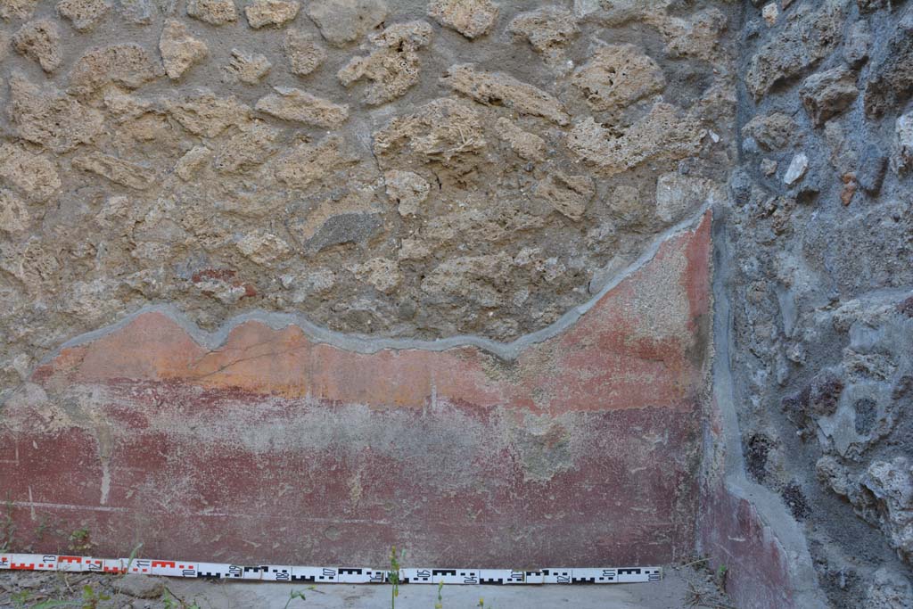 IX.5.6 Pompeii. May 2017. Room f, north wall at east end in north-east corner. 
Foto Christian Beck, ERC Grant 681269 D�COR.

