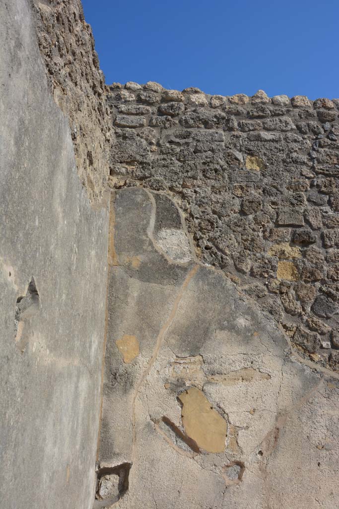 IX.5.6 Pompeii. May 2017. East ala e, upper south wall in south-east corner. 
Foto Christian Beck, ERC Grant 681269 D�COR.

