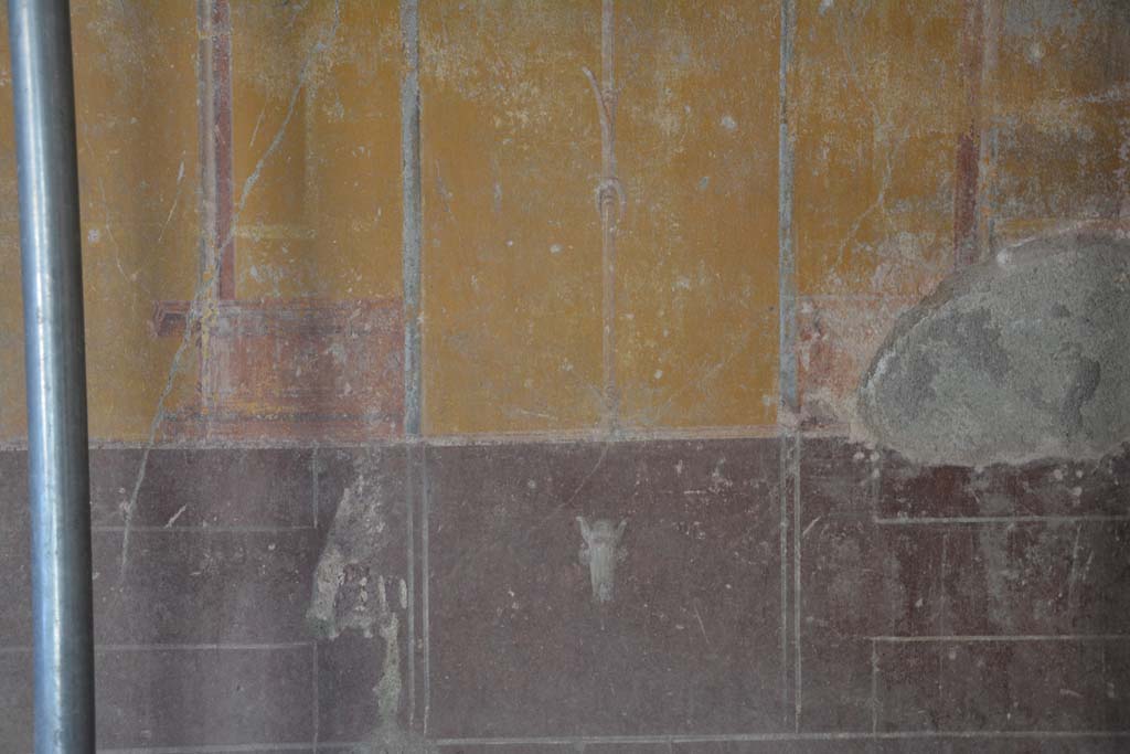 IX.5.6 Pompeii. May 2017. Room g, detail from zoccolo in centre of north wall.
Foto Christian Beck, ERC Grant 681269 D�COR.

