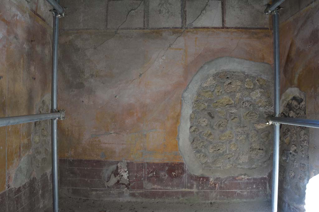 IX.5.6 Pompeii. May 2017. Room g, looking towards east wall.
Foto Christian Beck, ERC Grant 681269 D�COR.
