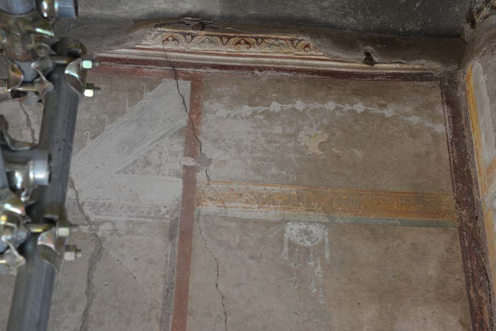 IX.5.6 Pompeii. May 2017. Room g, detail from upper south wall near south-west corner. 
Foto Christian Beck, ERC Grant 681269 D�COR.
