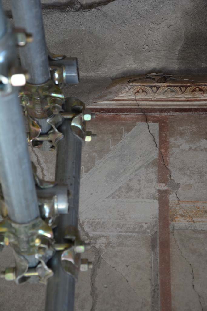 IX.5.6 Pompeii. May 2017. Room g, detail from upper south wall near south-west corner.  
Foto Christian Beck, ERC Grant 681269 D�COR.

