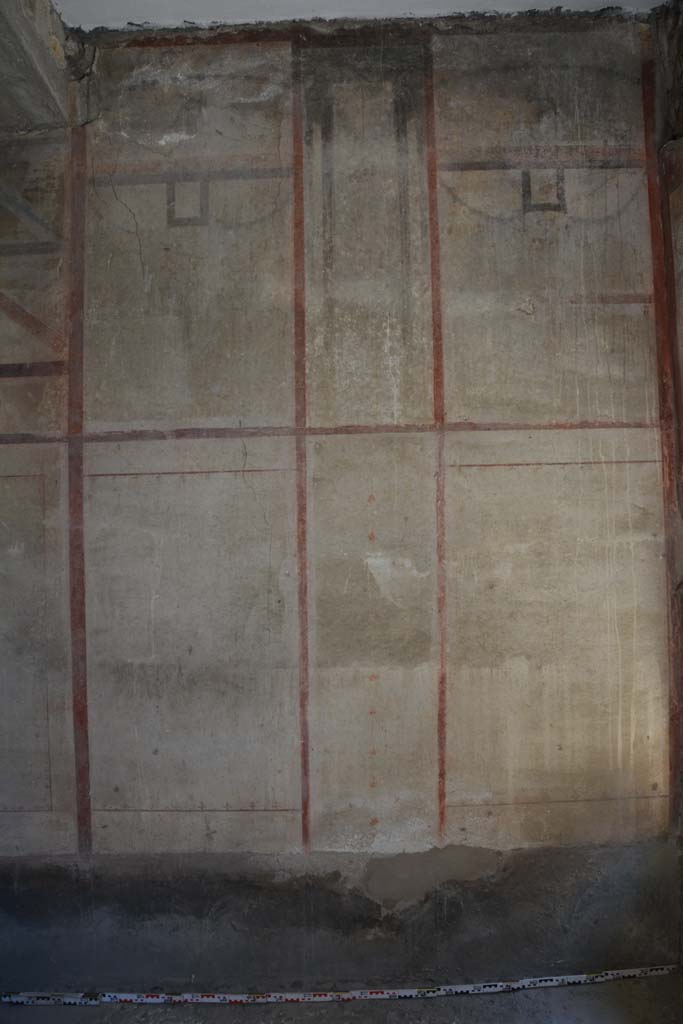 IX.5.6 Pompeii. May 2017. 
Room l (L), looking towards east wall, (this also could also be described as the east wall of room  k�). 
Foto Christian Beck, ERC Grant 681269 D�COR.


