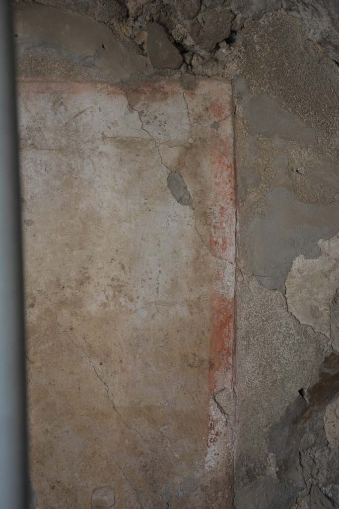 IX.5.6 Pompeii. May 2017. 
Room m, west wall in north-west corner, detail of remaining painted decoration. 
Foto Christian Beck, ERC Grant 681269 D�COR.
