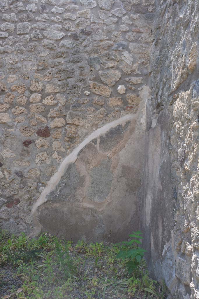 IX.5.7 Pompeii. May 2017. Looking towards south wall at west end.
Foto Christian Beck, ERC Grant 681269 D�COR.

