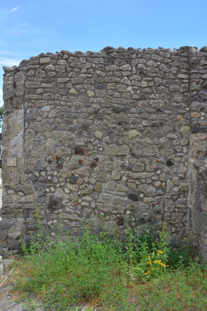 IX.5.8 Pompeii. May 2017. Looking towards east wall of shop-room.
Foto Christian Beck, ERC Grant 681269 D�COR.

